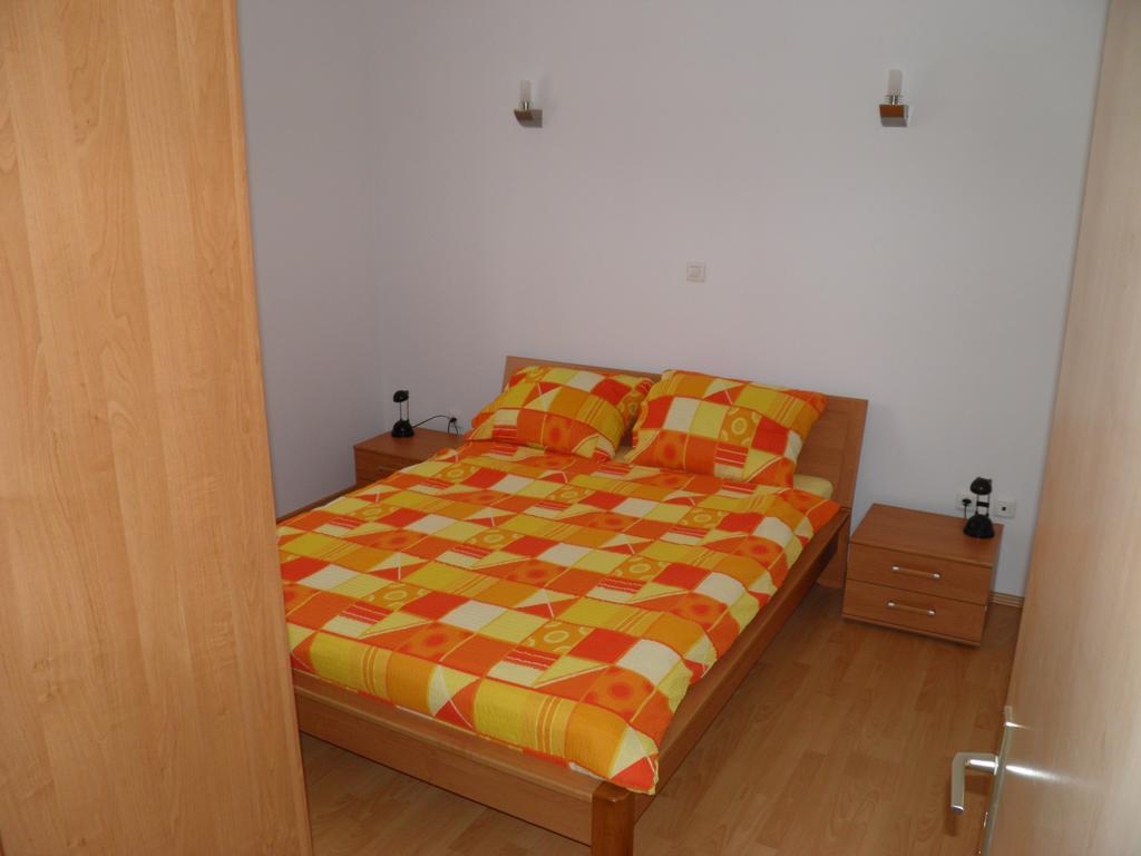Apartmani Galeb Biograd Na Moru Buitenkant foto
