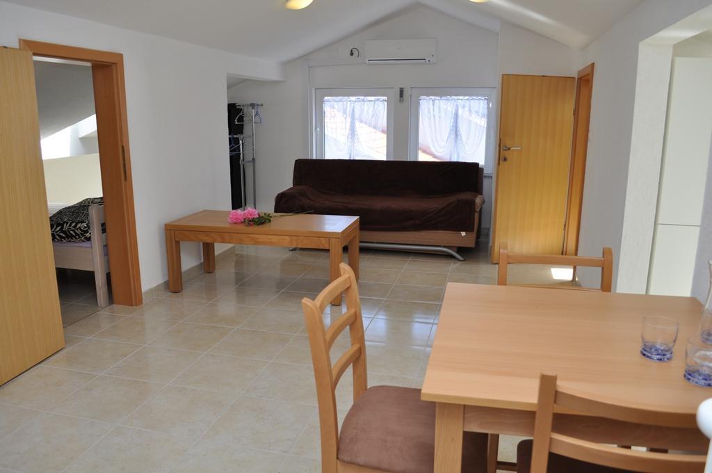 Apartmani Galeb Biograd Na Moru Buitenkant foto